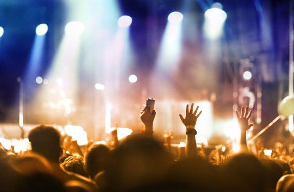 Điều gì khiến thế hệ millennials yêu thích các thương hiệu tài trợ cho các lễ hội âm nhạc đến vậy? Điều gì khiến thế hệ millennials yêu thích các thương hiệu tài trợ cho các lễ hội âm nhạc đến vậy?