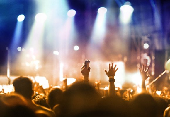 Điều gì khiến thế hệ millennials yêu thích các thương hiệu tài trợ cho các lễ hội âm nhạc đến vậy?